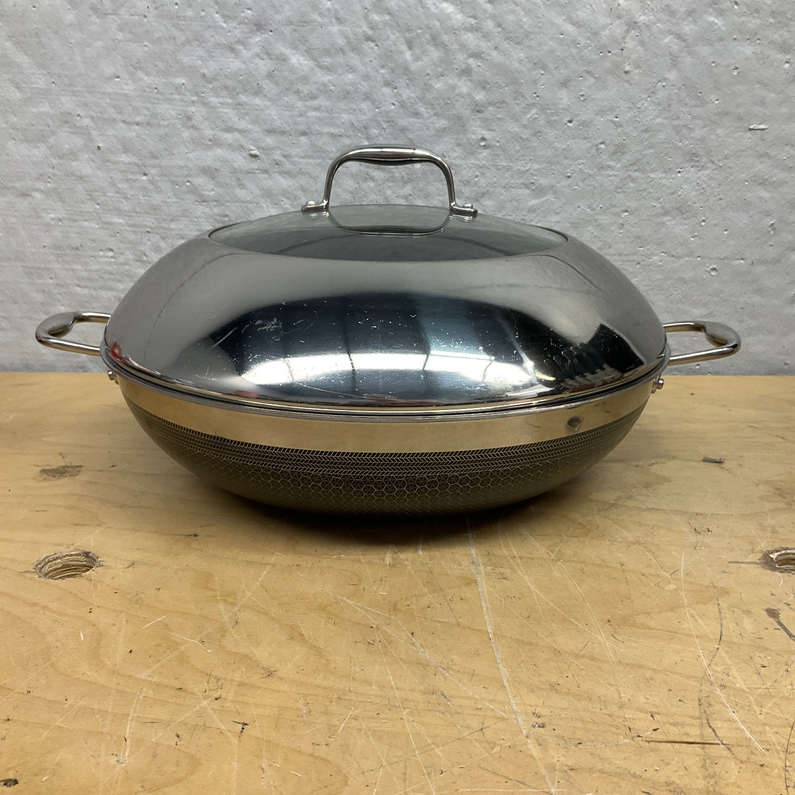 HexClad Hybrid Nonstick 14" Inch Wok W/ Stainless Steel Lid