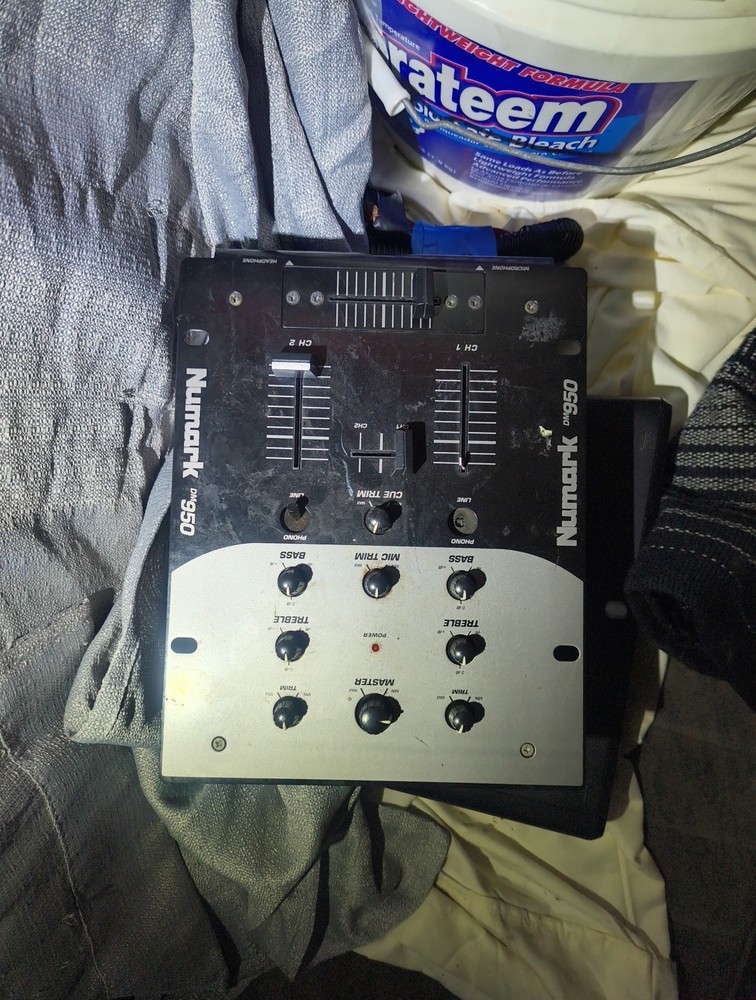 Numark DM 950 2-Channel Scratch Mixer