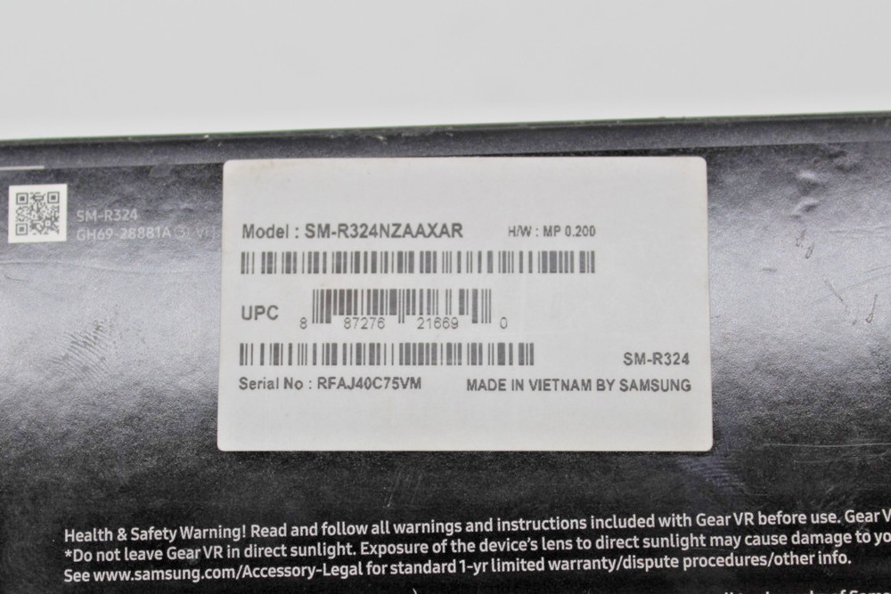 Samsung SM-R324 Gear VR W/Controller Powered by Oculus Open Box