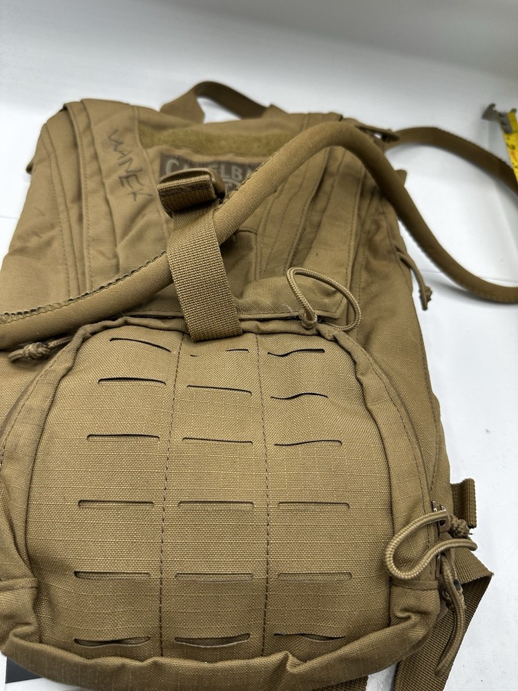 CamelBak Ambush 100oz 3L Mil Spec Hydration Pack Coyote Tan Includes Bladder EUC