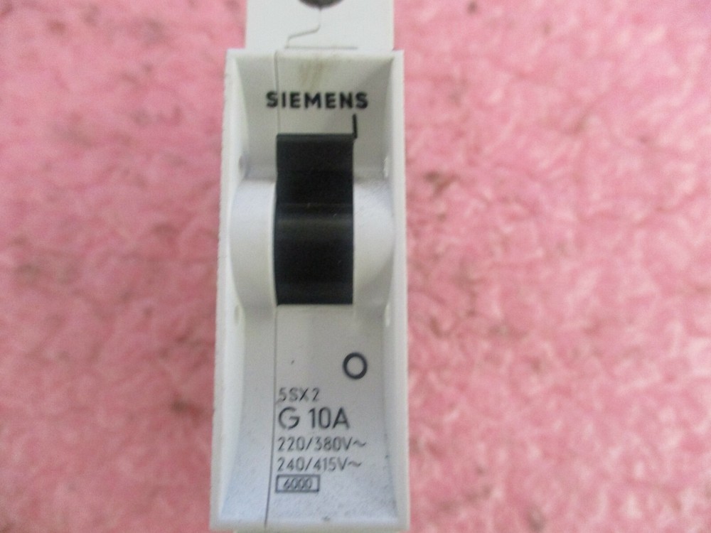 Siemens Model: 5SX2 G10A Circuit Breaker