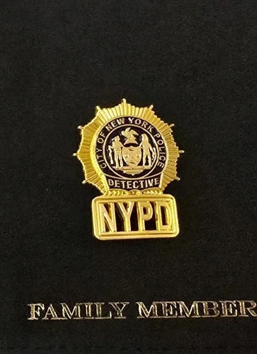 rare NEW vintage NYPD DETECTIVE Family Member Leather Wallet Mini police Badge