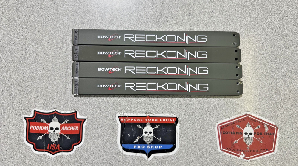 BOWTECH RECKONING 38 LIMBS...GREEN...60#