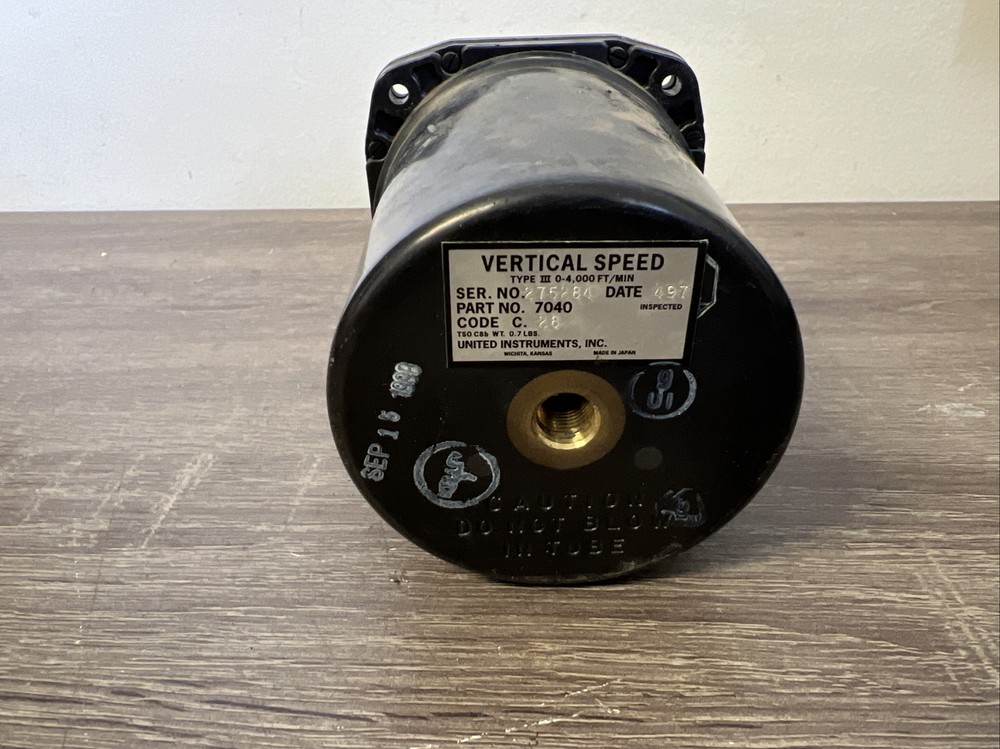 United Instruments, Inc. Beechcraft Vertical Speed Indicator P/N: 7040