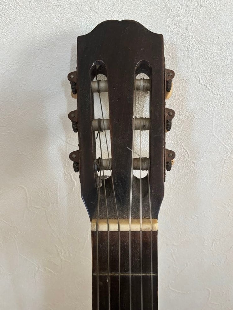 ARS Guitar Classical Guitar With Wear