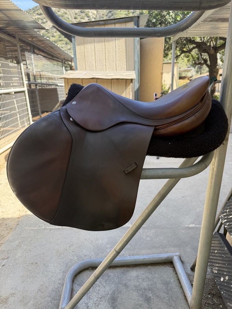 17” 2AA Devoucoux Biarritz Saddle
