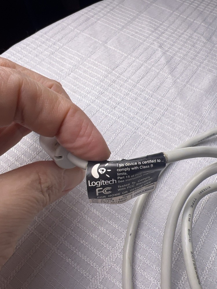 Vintage Logitech USB Webcam White & Blue – Early 2000s PC Camera – Untested