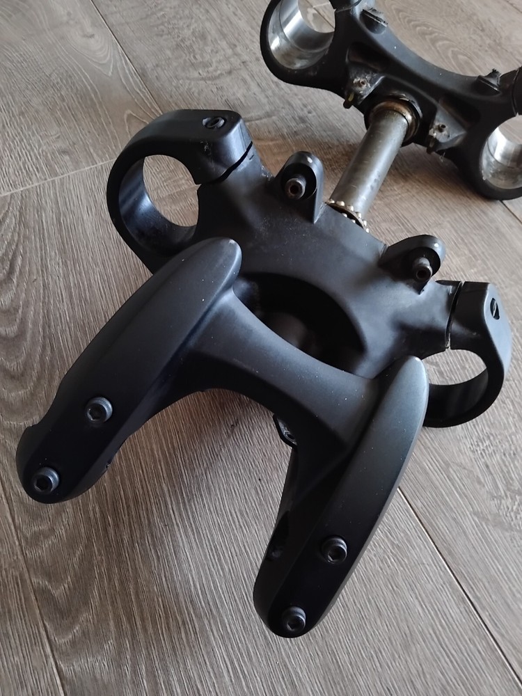 Ducati Diavel 2011 Complete Fork Yokes Top And Bottom