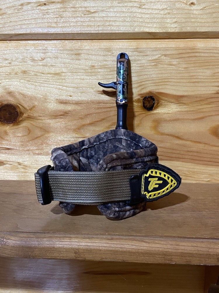 Trufire Edge Fold Back Hybrid Wrist Release - Adjustable Comfortable Camo Index