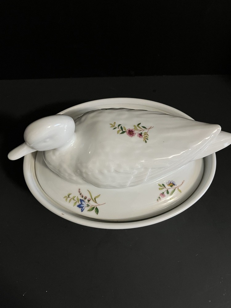 BIA Cordon Bleu ceramic duck covered casserole dish
