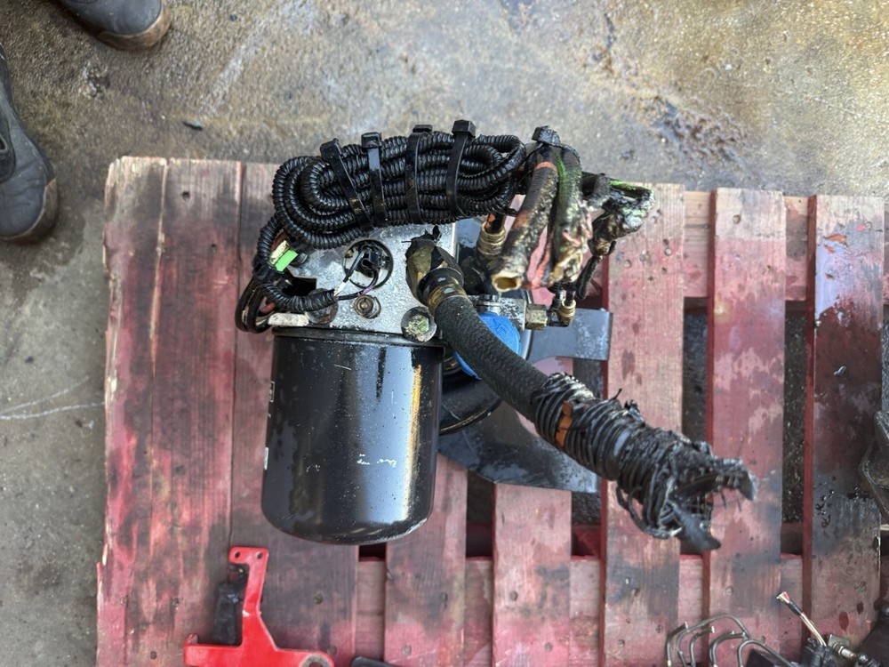 BENDIX AD IS AIR DRYER K049196