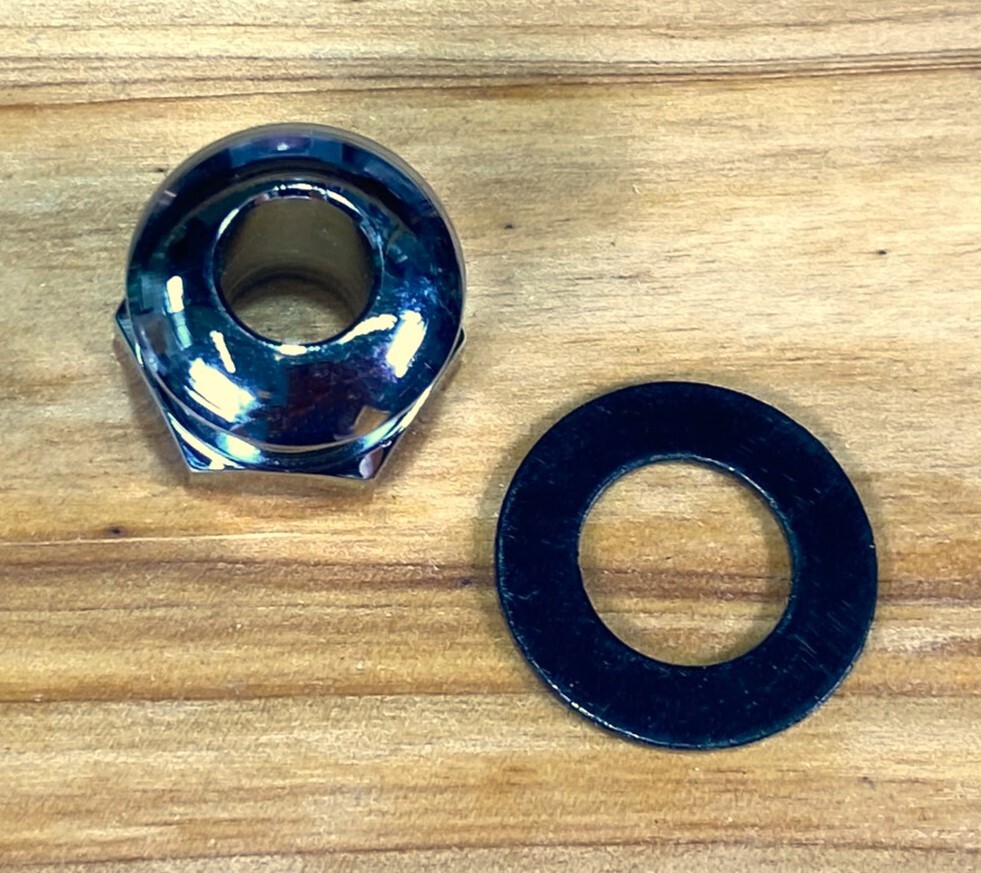 Deluxe Short Chrome Threaded 1/2" Drum Air Vent with Gasket