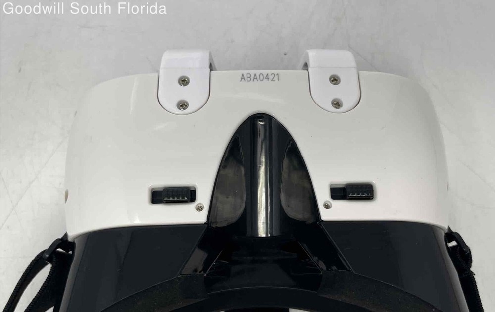 Abacus Brands Black White Virtual Reality Headset For Smartphones
