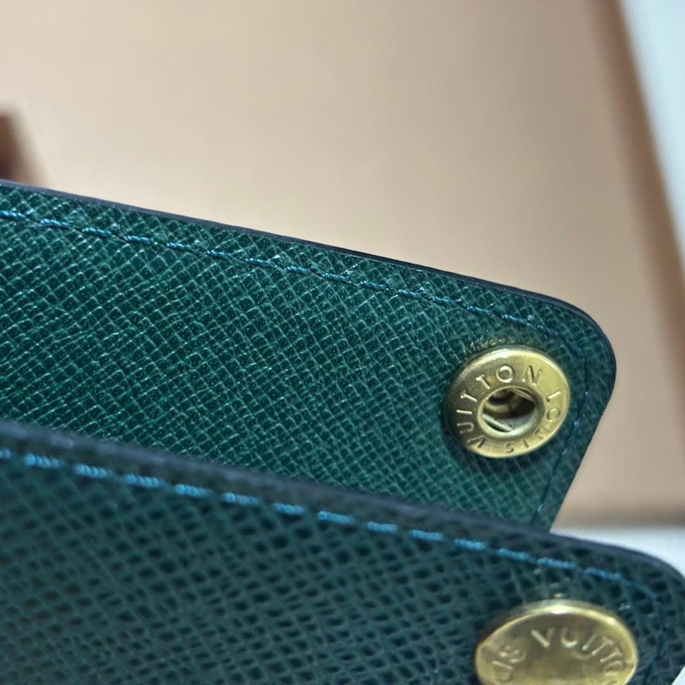 Louis Vuitton Taiga A5 Document Case Snap Folder Dark Green E34490 Unused