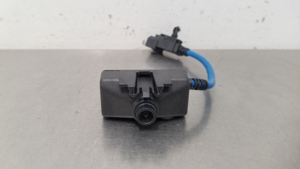 16 CHEVY CORVETTE C7 FRONT VIEW WINDSHIELD MOUNTED CAMERA 23333585