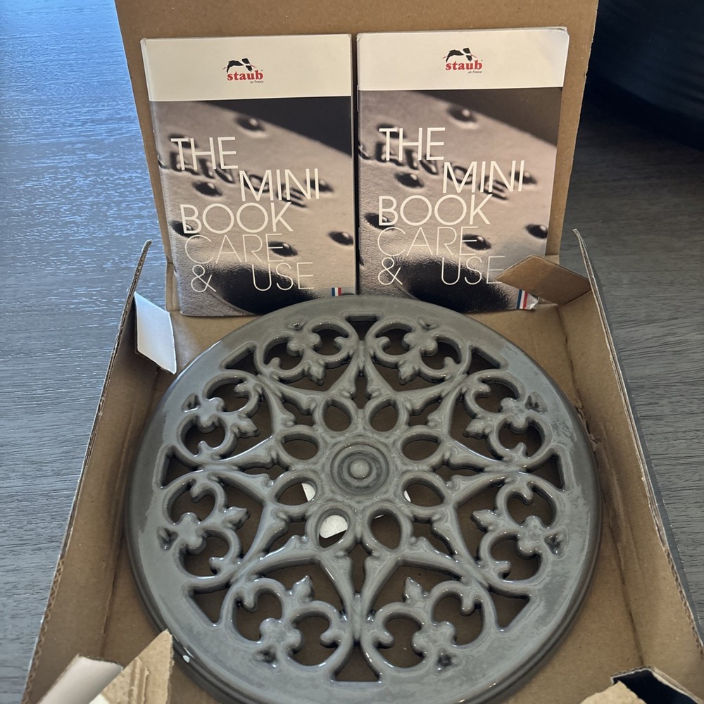 Staub Lilly Trivet Graphite Grey