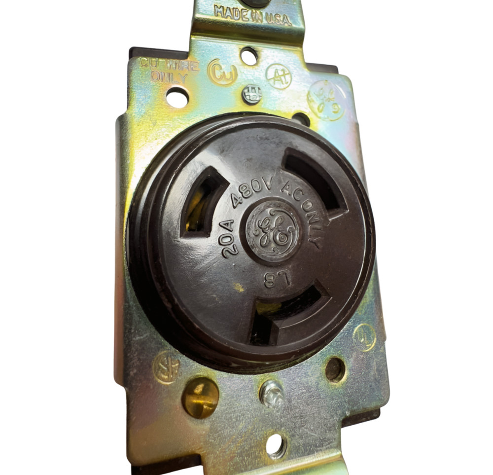 General Electric GL0820 Locking Receptacle 20A, 480V, 2-Pole, 3-Wire