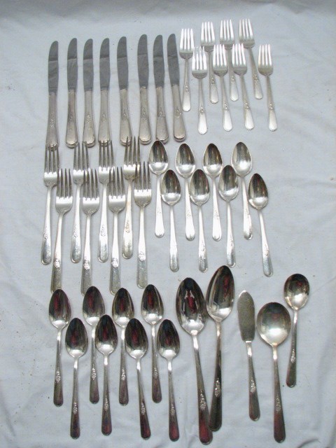 HOLMES & EDWARDS YOUTH SILVER PLATE FLATWARE 48 PC SET SILVERWARE