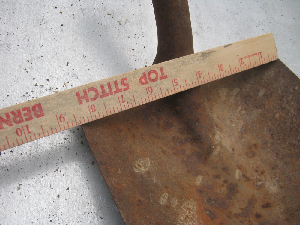 Rustic Rusty Original Vintage Primitive Metal Shovel no handle