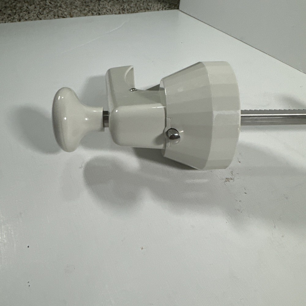 The Pampered Chef 1525 Cookie Decorator Plunger Handle part