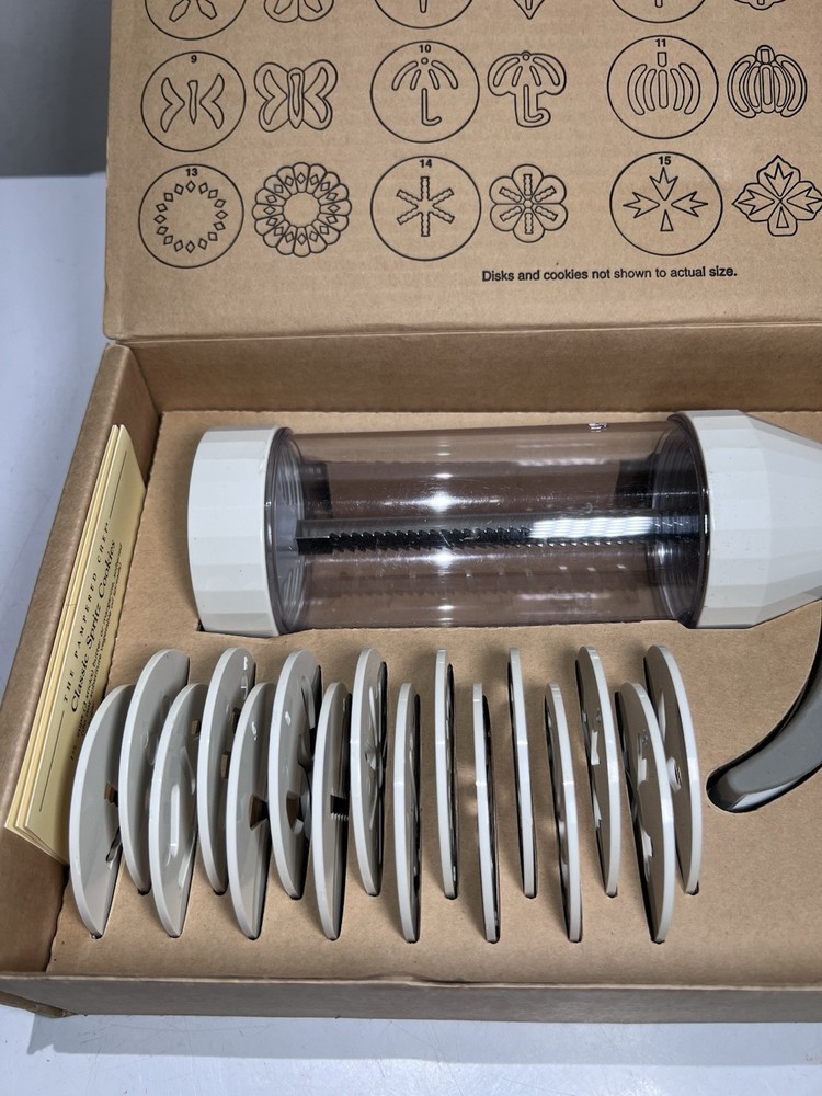 New In Box, Pampered Chef Cookie Press, 16 Cookie Disc Designs