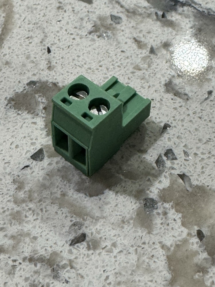 Federal Signal Code3 Carson Whelen MasterCom 2 Position L Plug