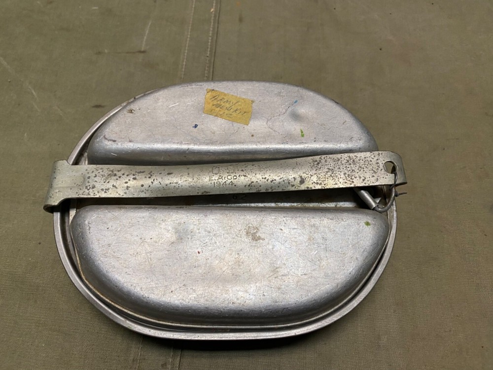 ORIGINAL WWII US ARMY M1942 MESS KIT- DATED 1944, EACO