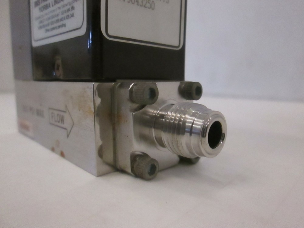 Unit UFC-1560A, Mass Flow Controller, 1 SLM, O2, Used