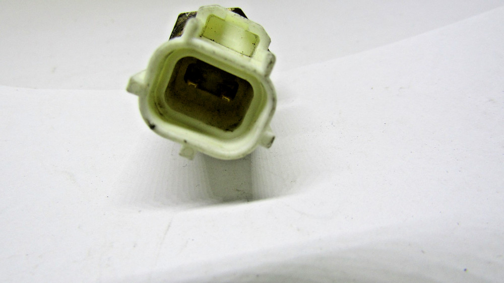 Engine Coolant Temperature Sensor Standard TX221