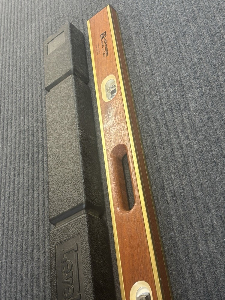 Johnson 48" Carpenters Contractor Level, Model 548 Mahogany & Brass Edge & Case