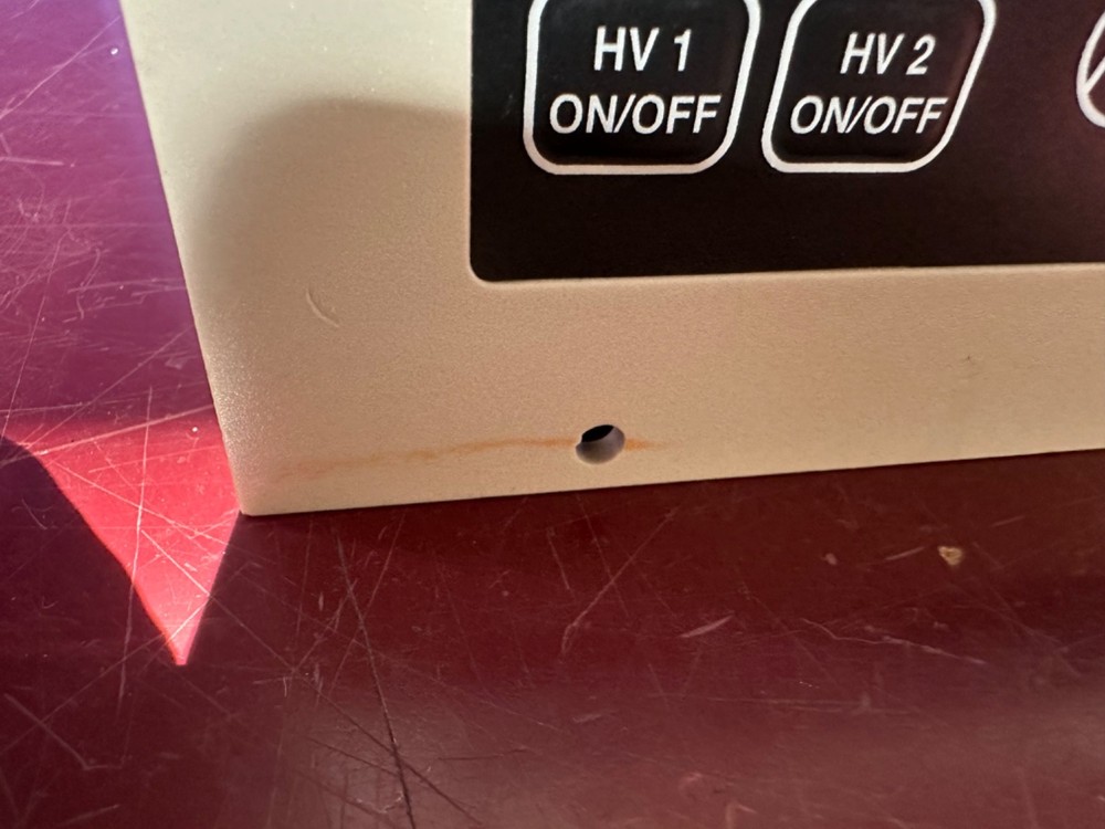 AS IS POWERS ON Varian 9297010 Dual Ion Pump Controller