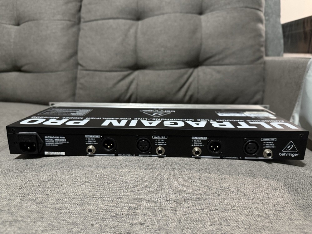 behringer ultragain pro mic2200