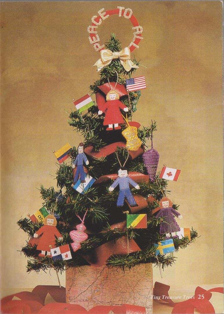 VHTF!!! OOP!!! PLASTIC CANVAS TINY TREASURE TREES MUST SEE!!!