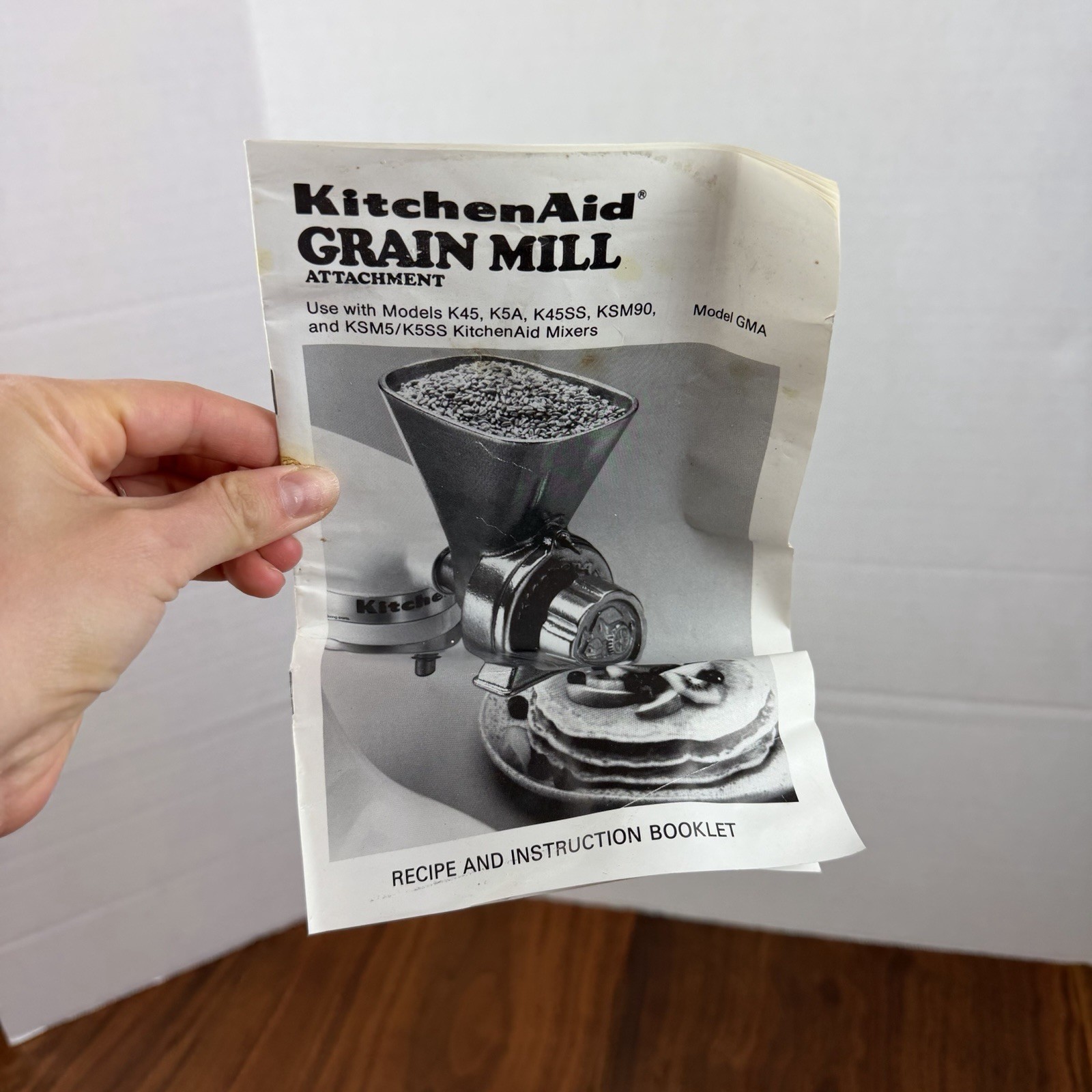 KitchenAid Grain Mill Model GMA Metal Grinder Mixer Attachment w/ Manual & Box