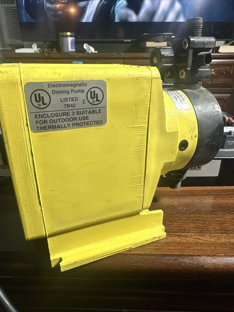 LMI Milton Roy P021-352TI