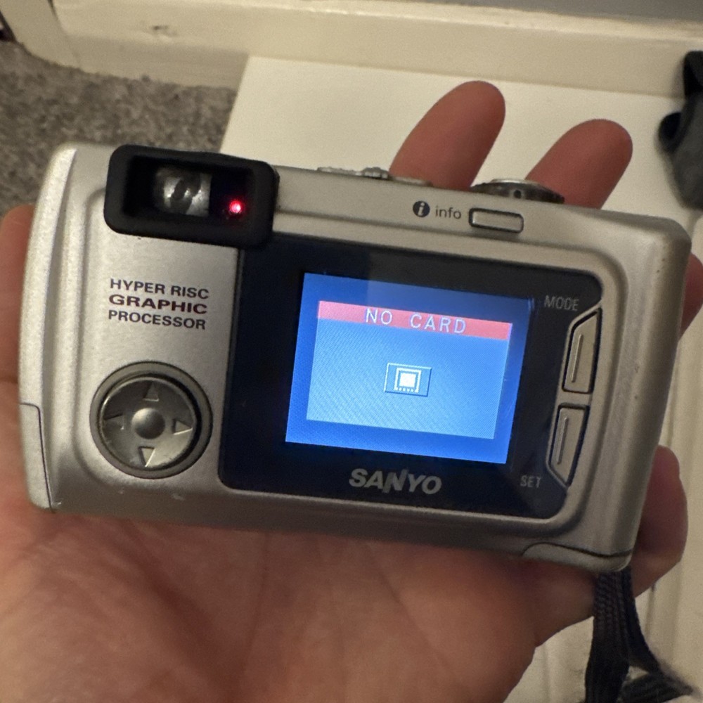Sanyo VPC-560ex Digital Camera