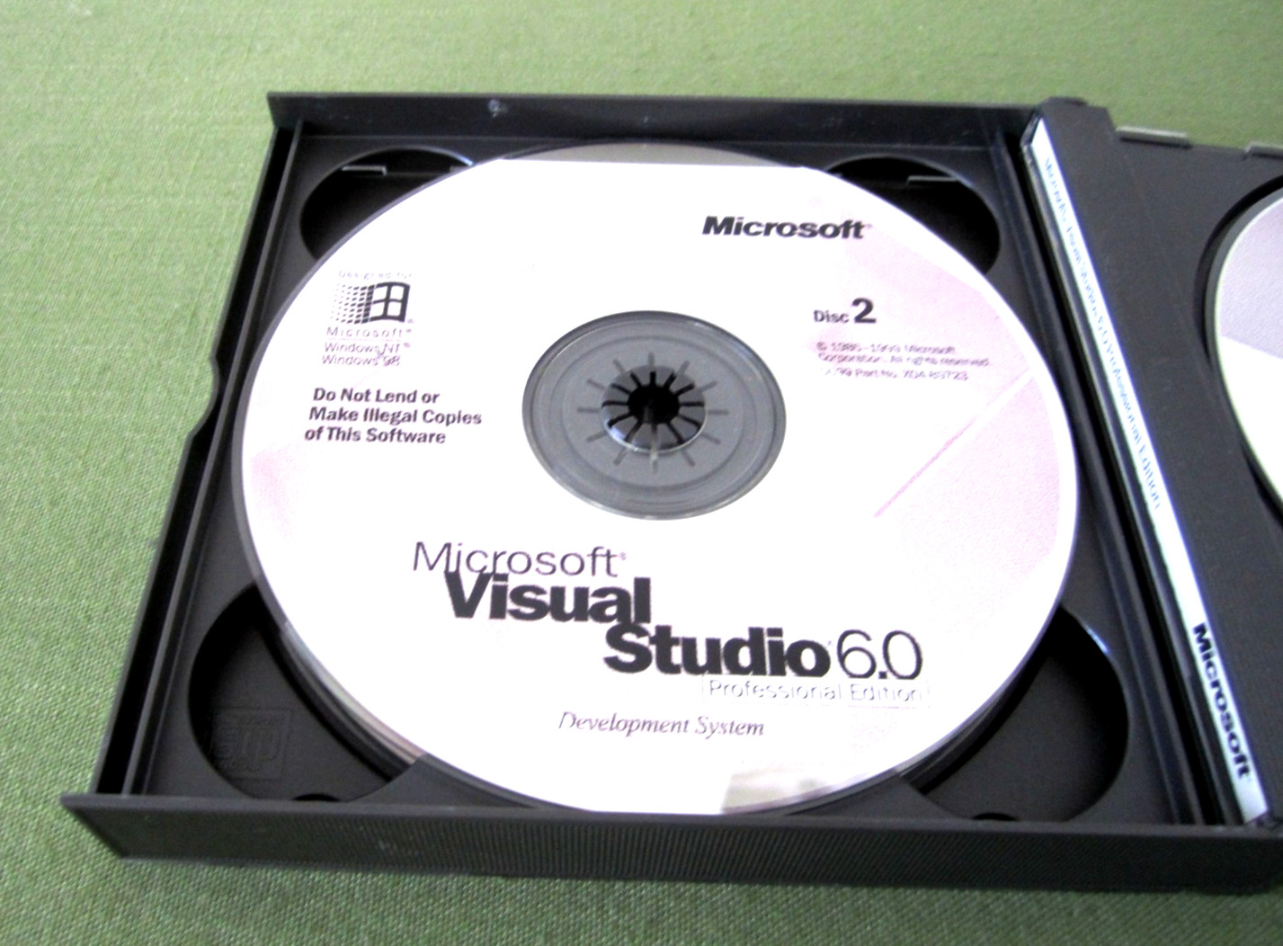 Vintage Microsoft Visual Studio 6.0 Professional Edition (3) CDs, w/ cd key
