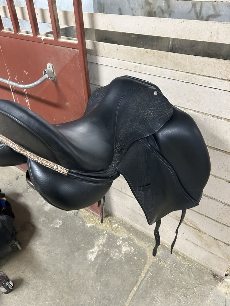 Custom Saddlery Steffens Saddle