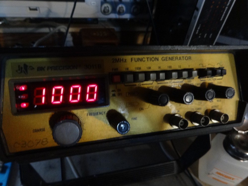 BK Precision 3011B 2MHz Function Generator-works