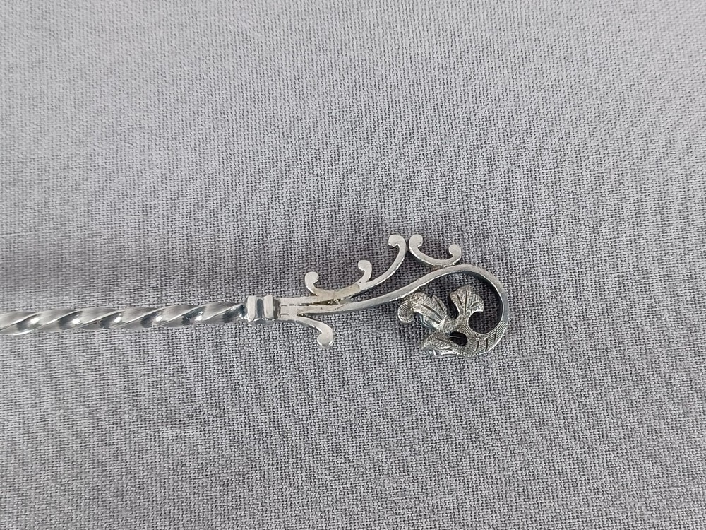 Antique Continental 800 Silver Lucerne Scrollwork Leaf Twist Handle Spoon