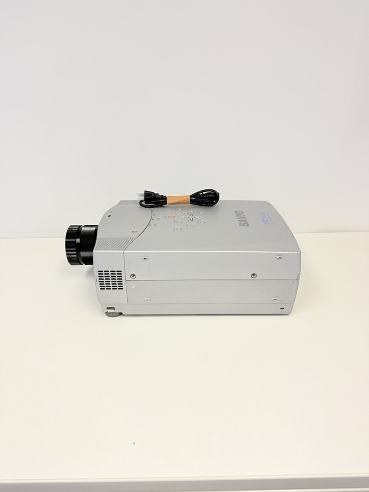 Sanyo Projector Pro XtraX Multiverse Model # PLC-XP46L W/ Lens Tested