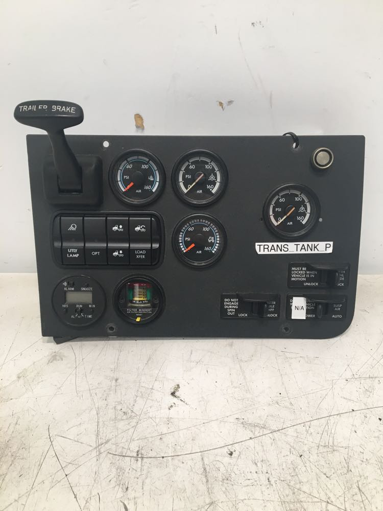 2011 Freightliner Cascadia Gauge Panel (716-10136)