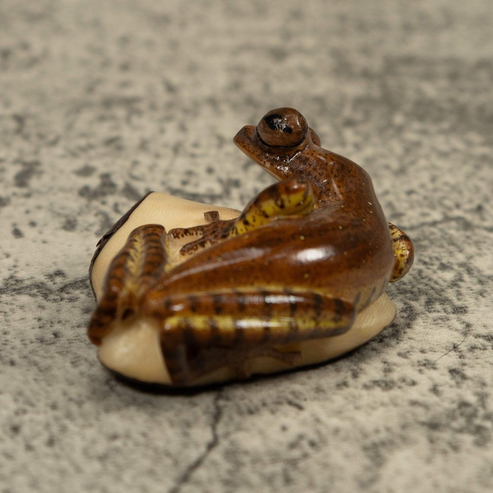 Brown Frog Tagua Carving