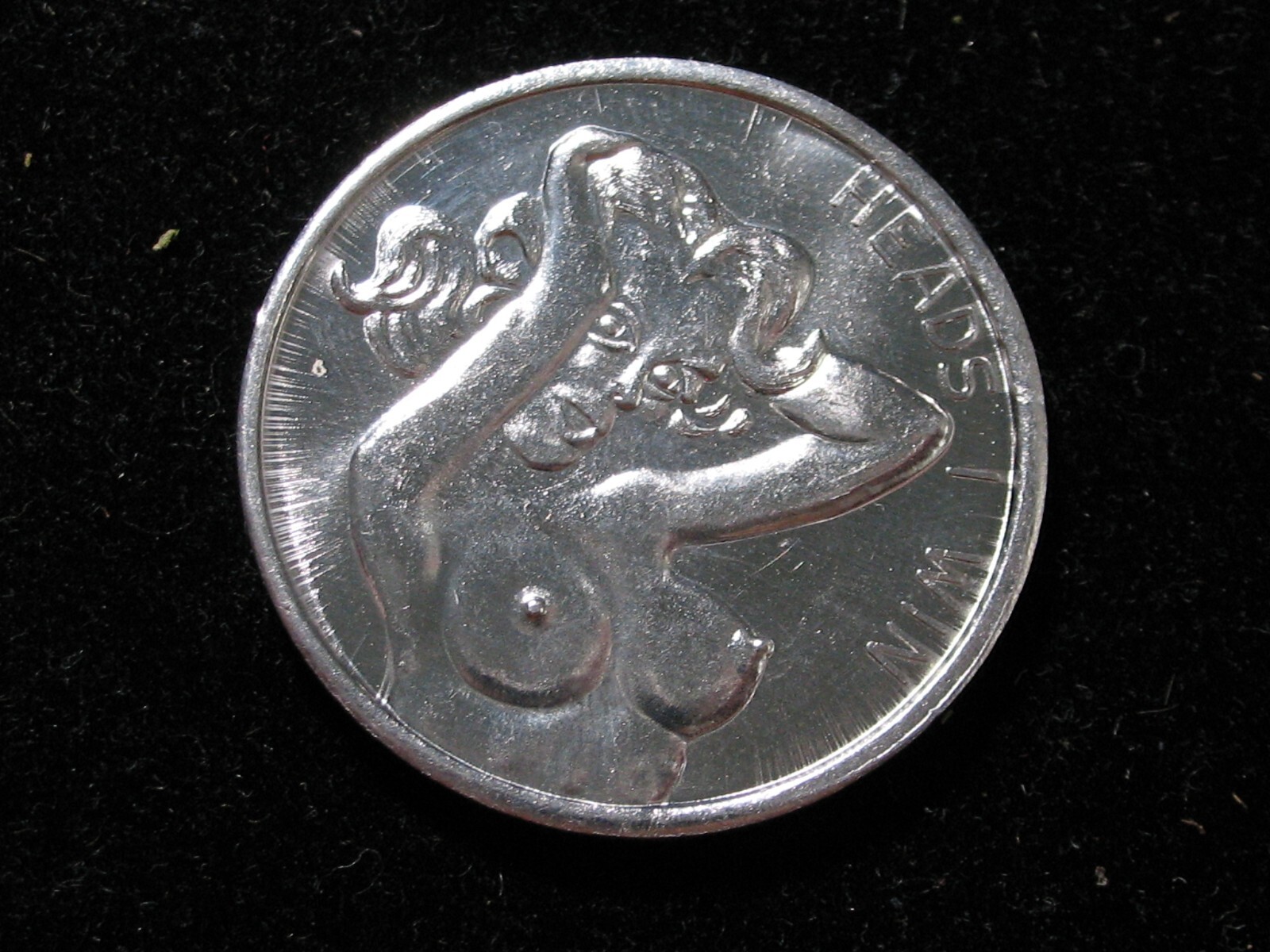 ADULT SEXY FLIPPING TOKEN * HEADS I WIN * TAILS YOU LOSE * 31 MM *