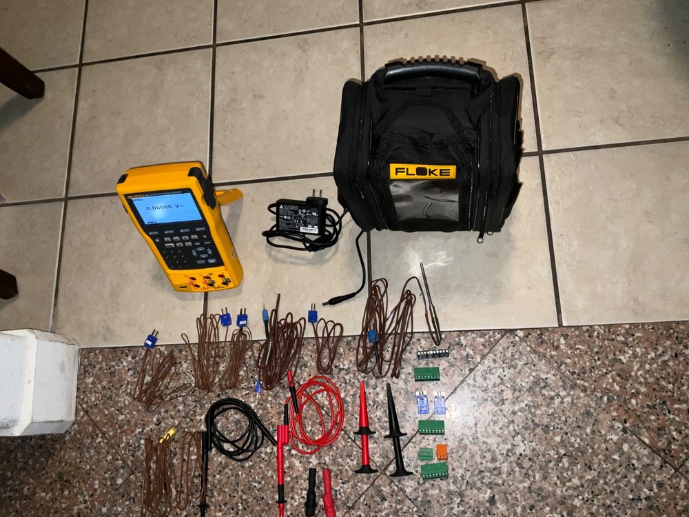 Fluke 753 Multifunction Documenting Process Calibrator