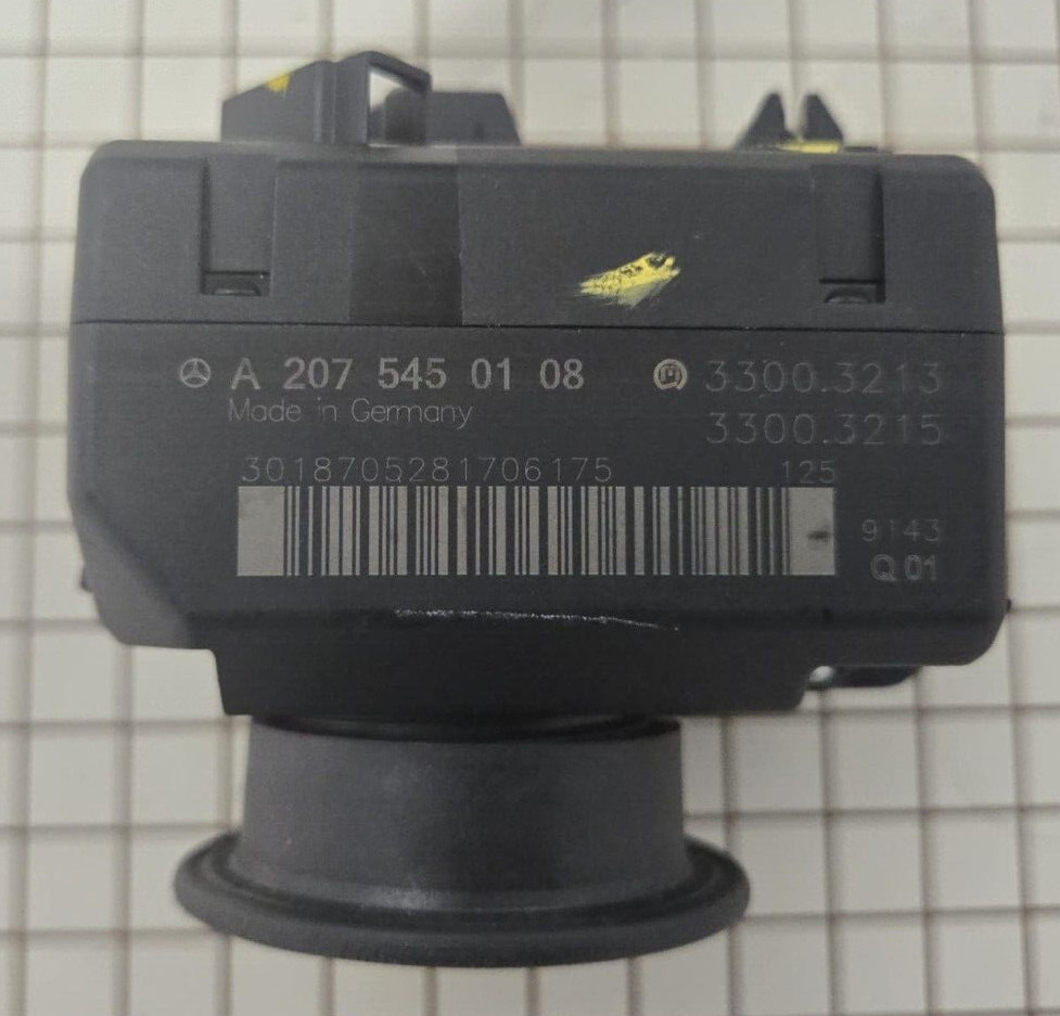 A 207 545 01 08 Mercedes W204 C, E, GLK-Class Ignition Switch Module A2075450108