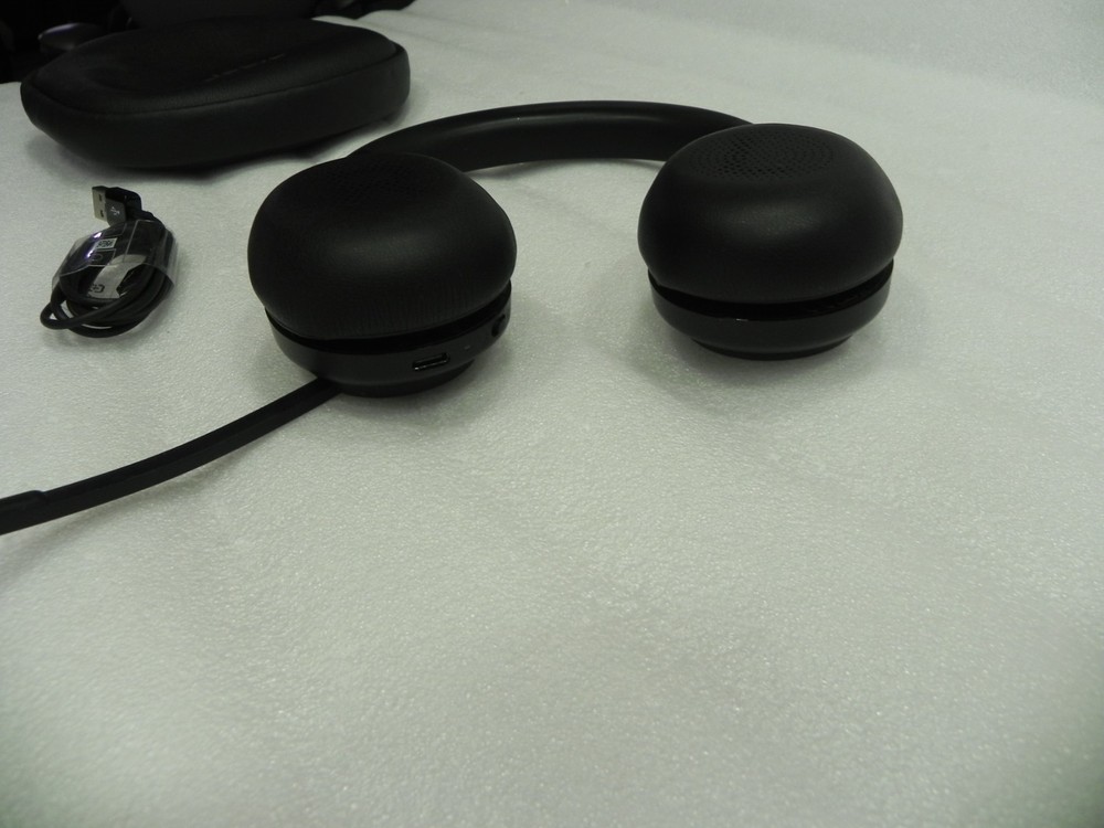 Jabra Evolve2 65 Stereo Wireless Headset W/ case, & charging cable NO DONGLE