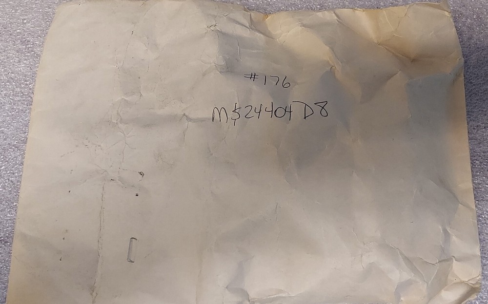 '1 PIECE' - PN# MS24404D8 - PLUG, TUBE FITTING, THREADED