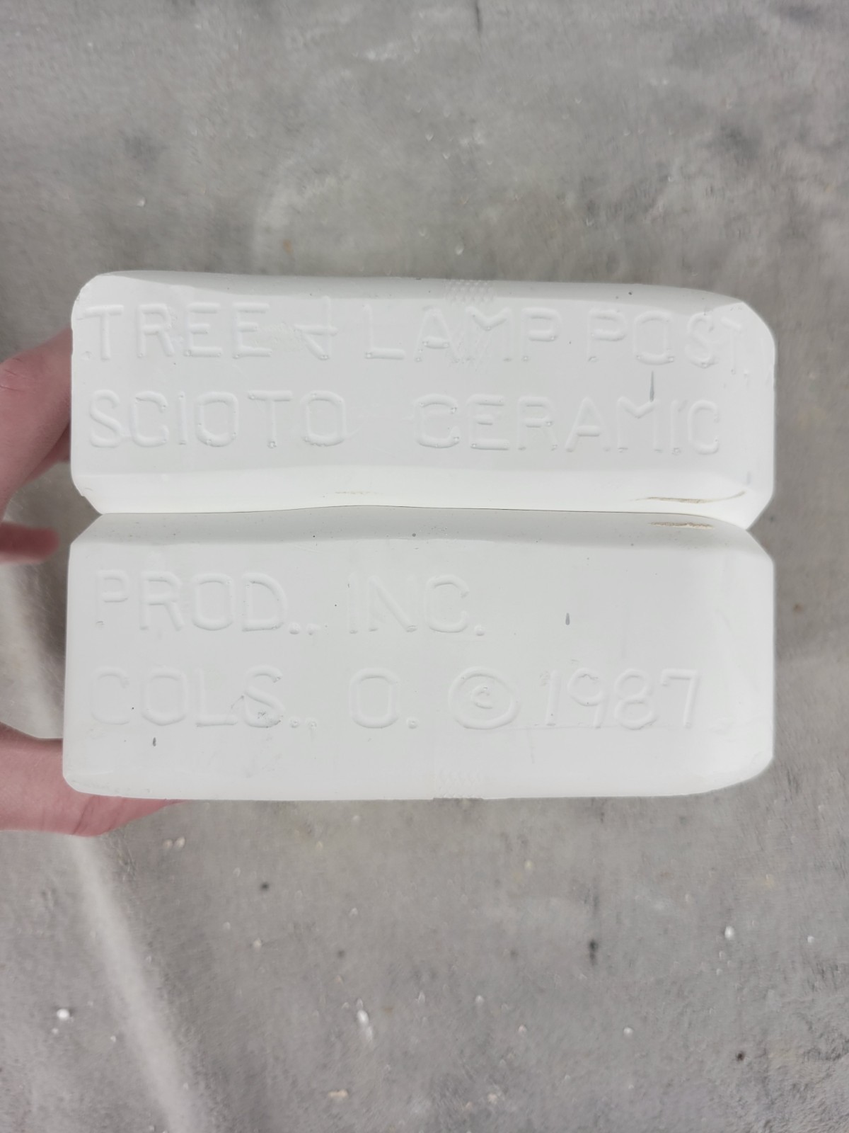 Vintage Ceramic Slip Casting Mold Of Tree Lamp Post & Wreath Scioto S-1389