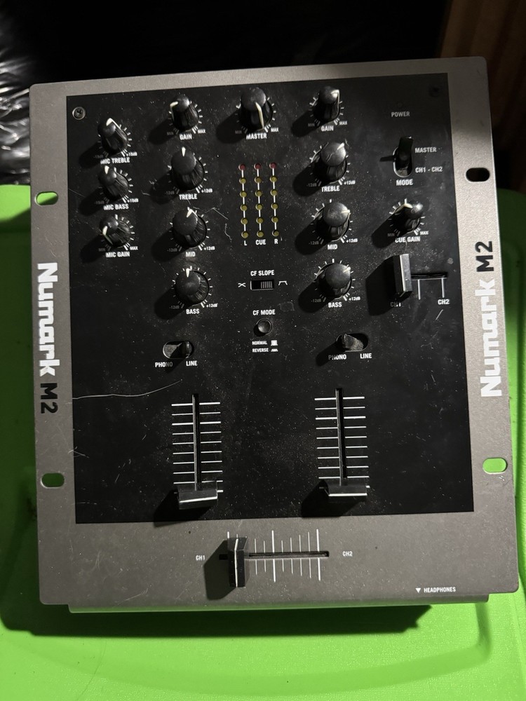 Numark M2 Professional Scratch Mixer